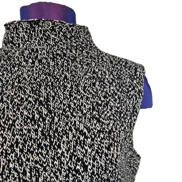 Talbots Black & White Flecked Mock‎ Neck Sleeveless Sweater Size MP Women's - Picture 2 of 7
